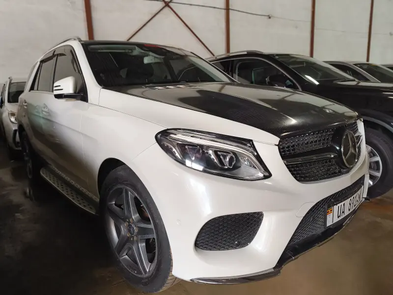 2015 Mercedes-Benz – photo 2