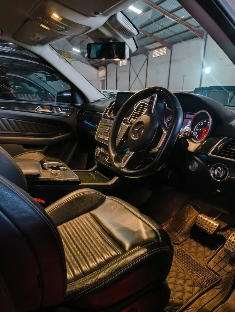 2015 Mercedes-Benz – photo 3