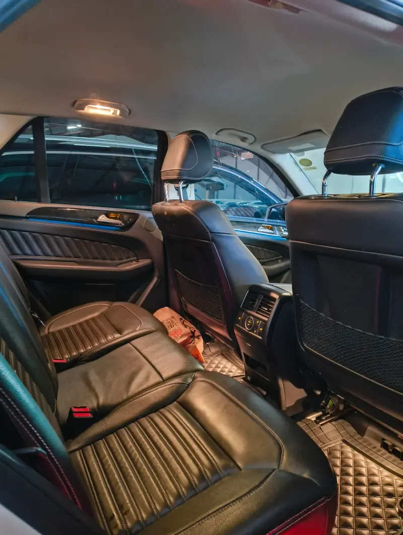 2015 Mercedes-Benz – photo 4