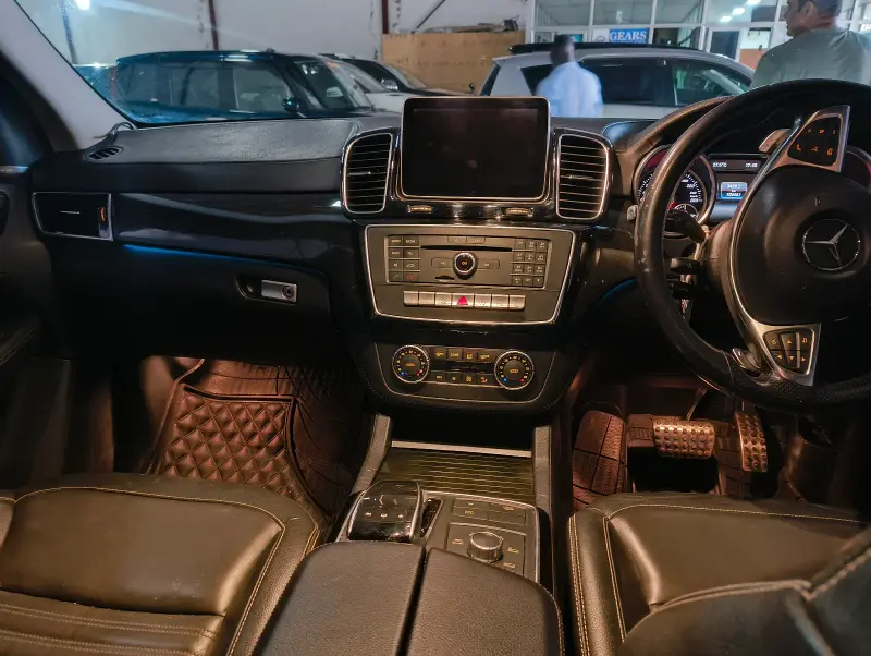 2015 Mercedes-Benz – photo 5