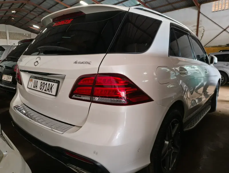 2015 Mercedes-Benz – photo 6