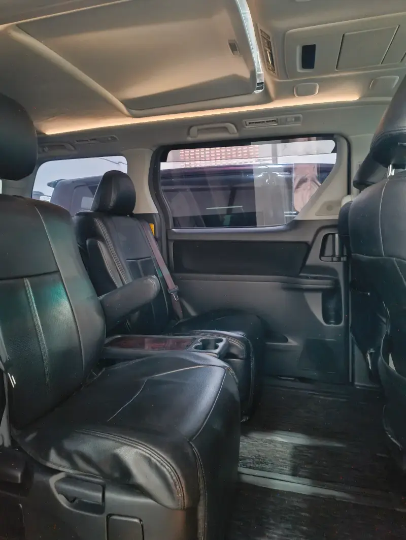 2012 Toyota Alphard – photo 4