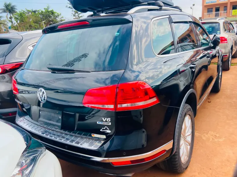 2014 Volkswagen Touareg – photo 2