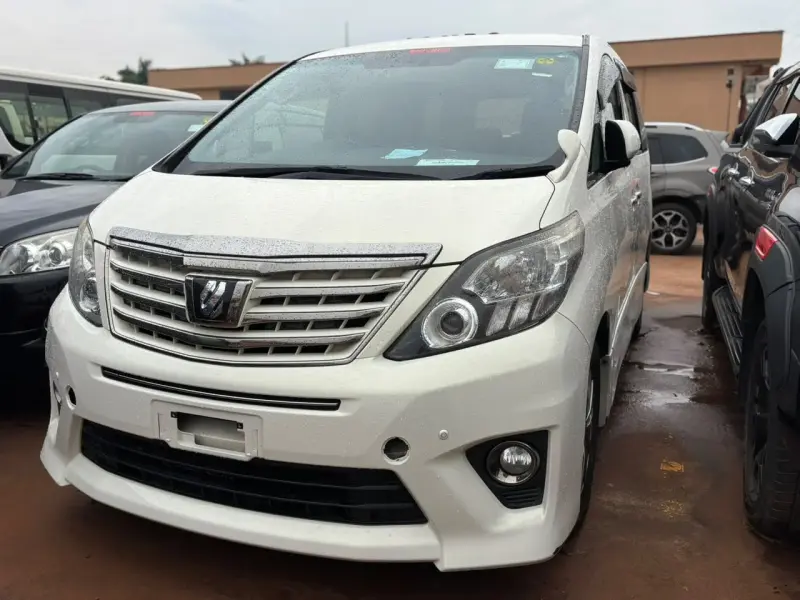 2013 Toyota Alphard