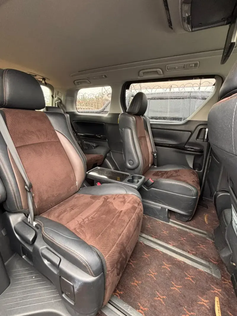2013 Toyota Alphard – photo 5