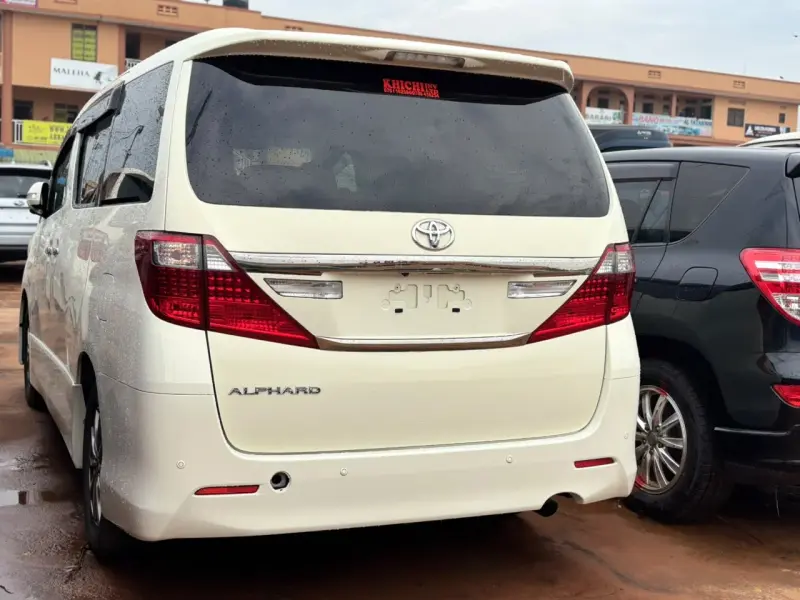 2013 Toyota Alphard – photo 9