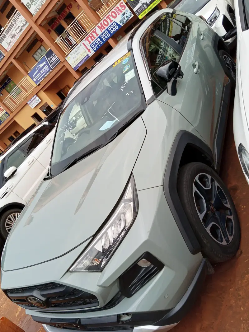 2020 Toyota RAV4 – photo 2