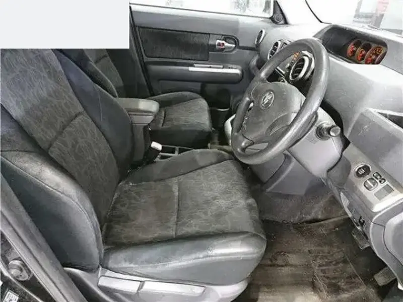 2011 Toyota Rumion – photo 4