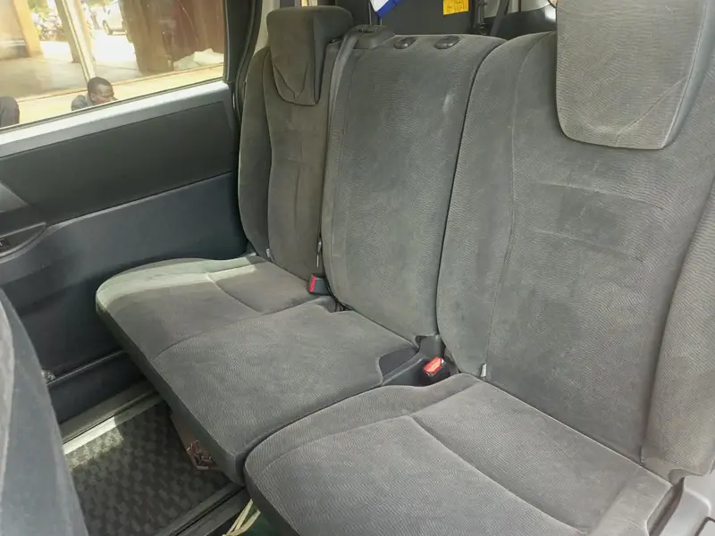 2013 Toyota Noah – photo 4
