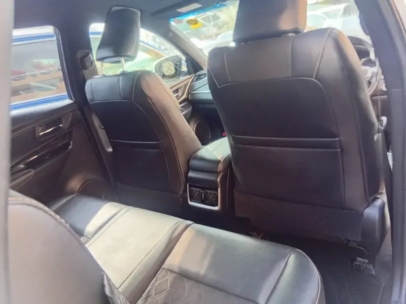 2018 Toyota Harrier – photo 2