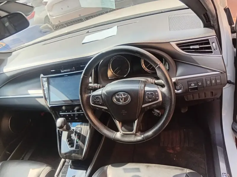 2018 Toyota Harrier – photo 3