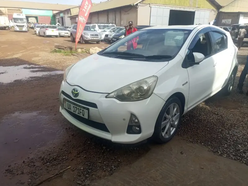2012 Toyota Aqua – photo 8