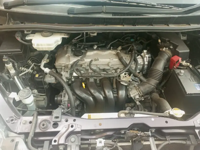 2014 Toyota Noah – photo 2