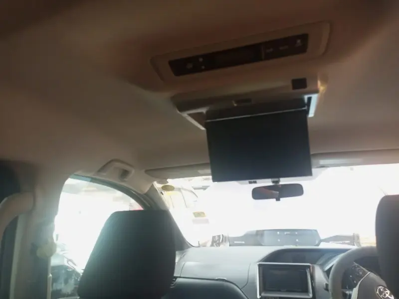2014 Toyota Noah – photo 3