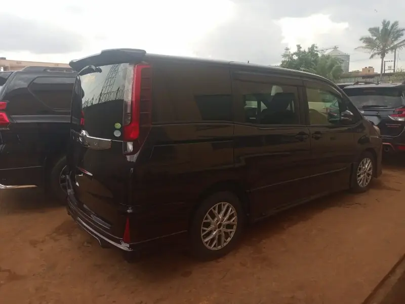 2014 Toyota Noah – photo 7