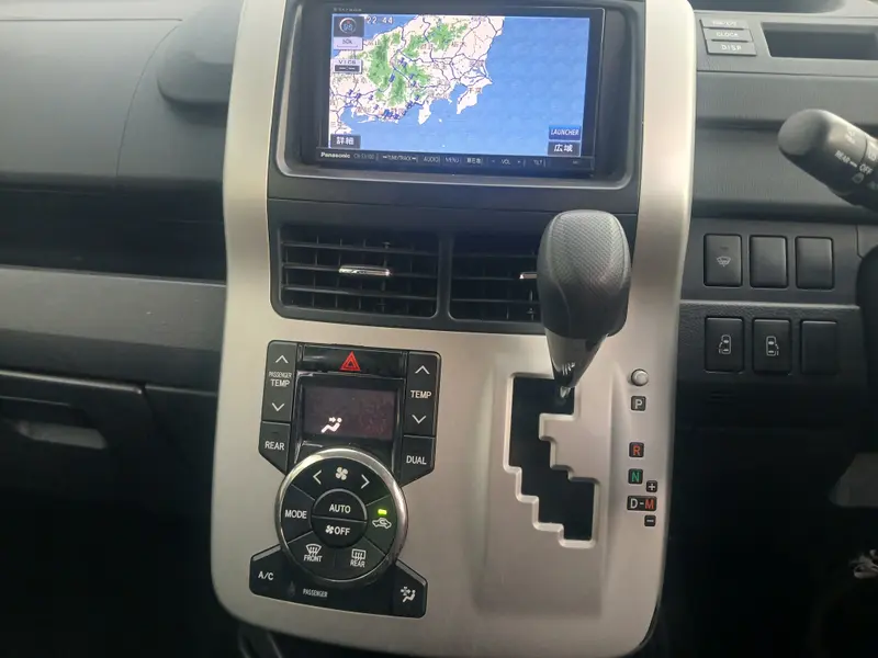 2013 Toyota Noah – photo 6