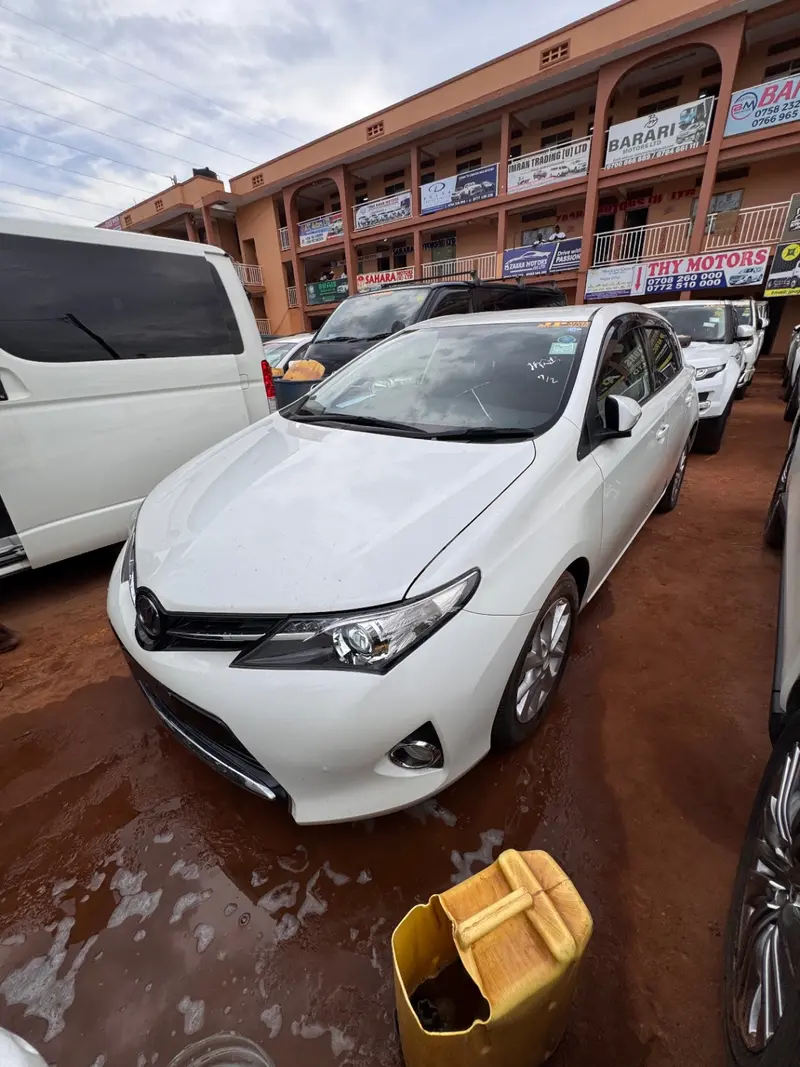 2013 Toyota Auris – photo 3