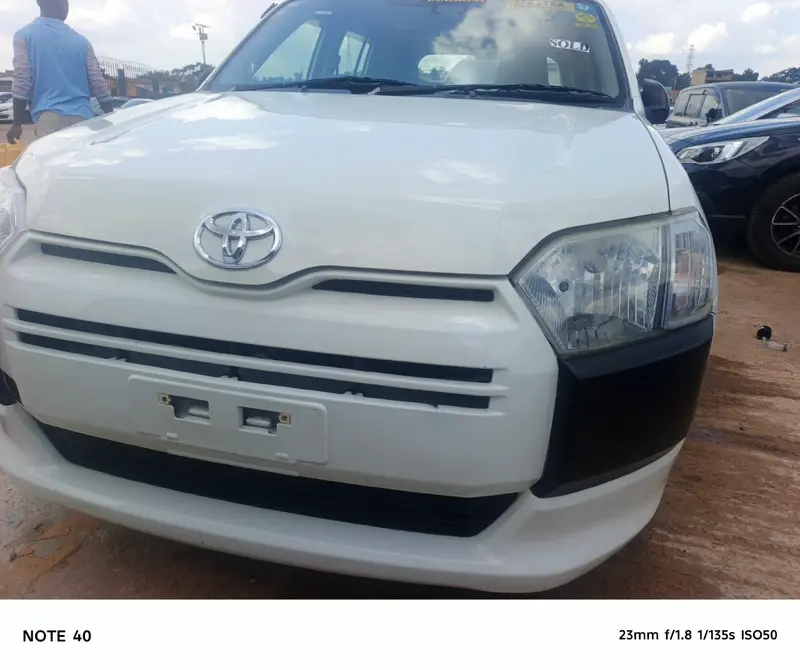 2017 Toyota Probox – photo 2