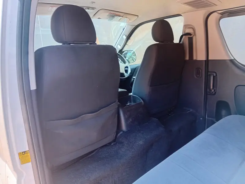2011 Toyota Hiace – photo 4