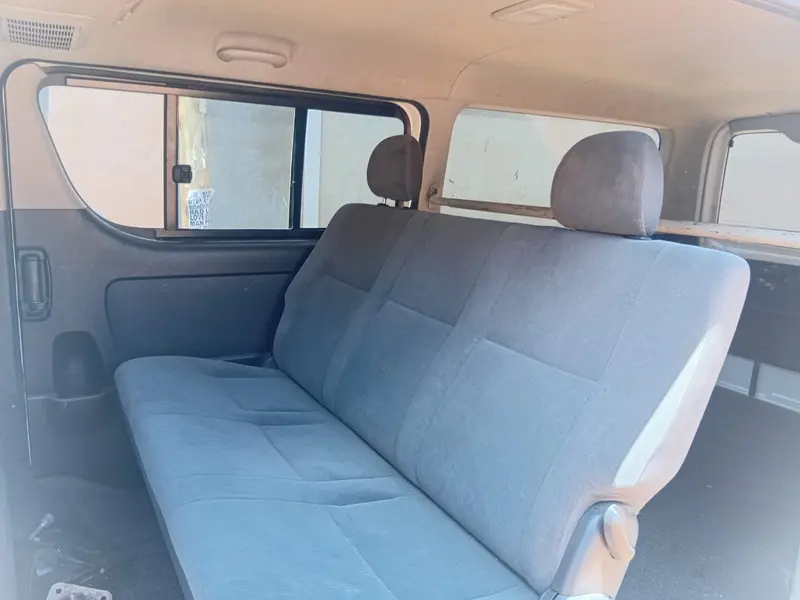 2011 Toyota Hiace – photo 5
