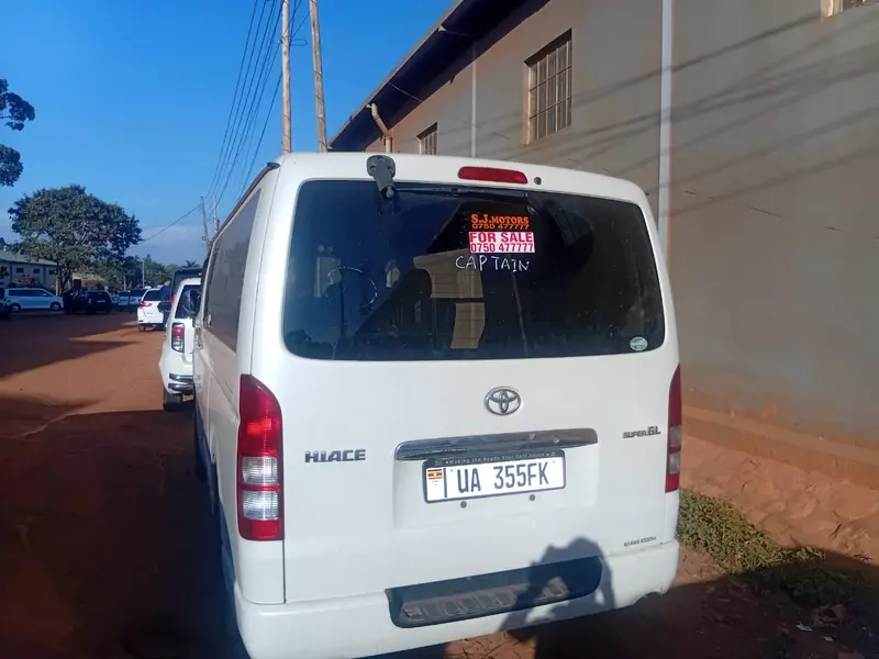 2011 Toyota Hiace – photo 6