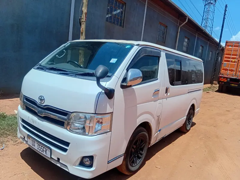 2011 Toyota Hiace – photo 7