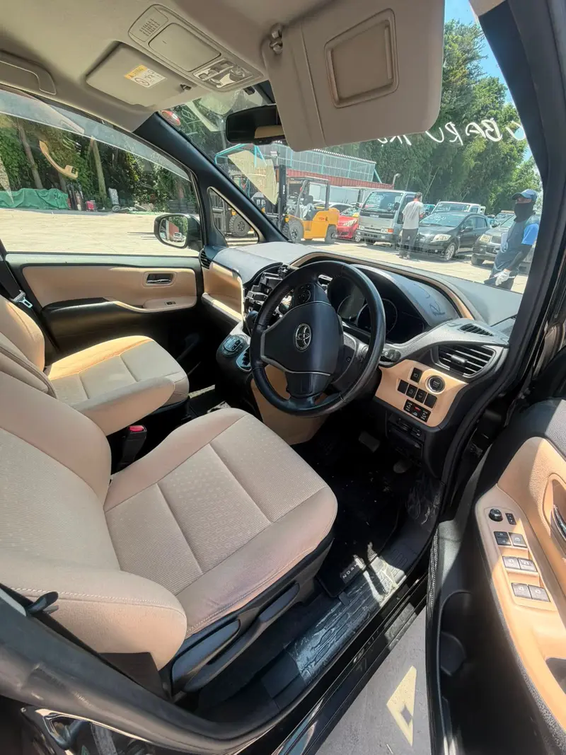 2014 Toyota Noah – photo 7