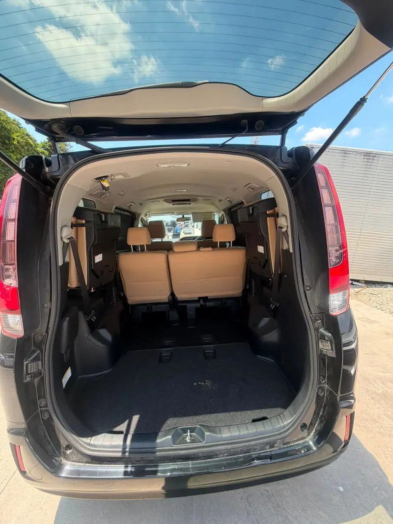 2014 Toyota Noah – photo 8
