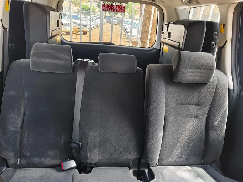 2012 Toyota Noah – photo 7