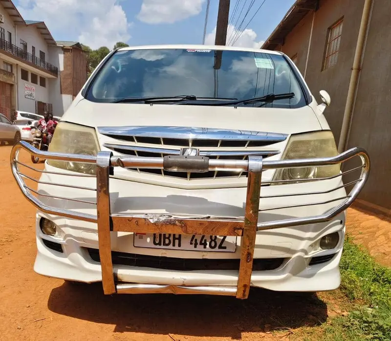 2009 Toyota – photo 1 of 3