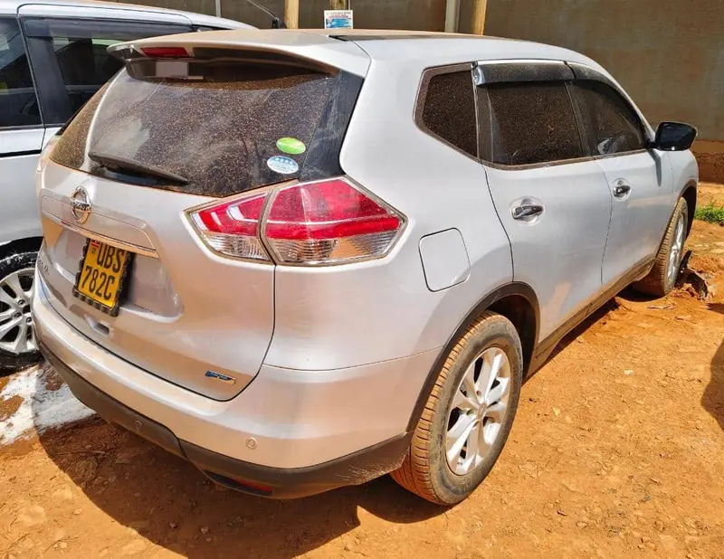 2015 Nissan – photo 2