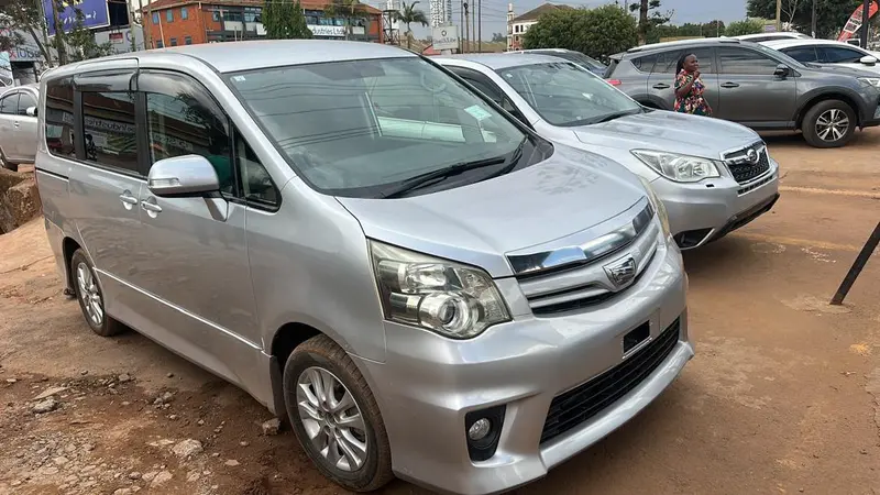 2013 Toyota Noah