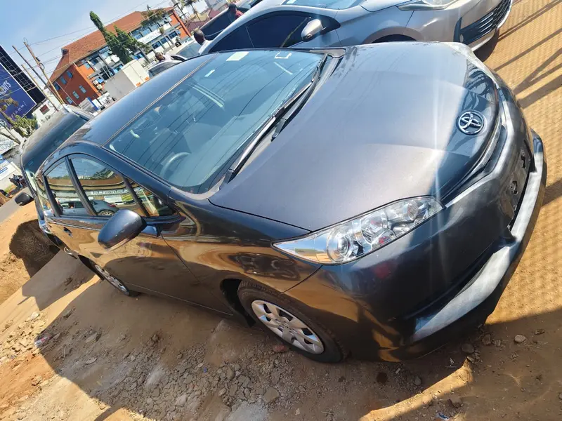2013 Toyota Wish – photo 3