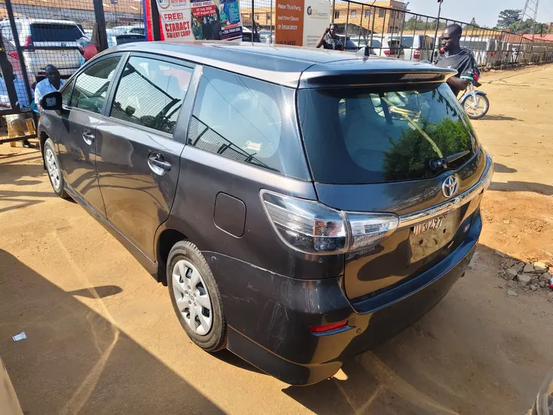 2013 Toyota Wish – photo 5