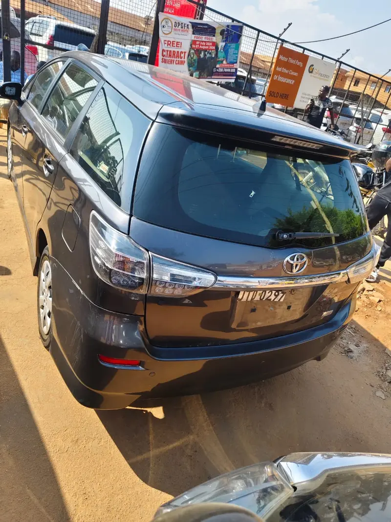 2013 Toyota Wish – photo 7
