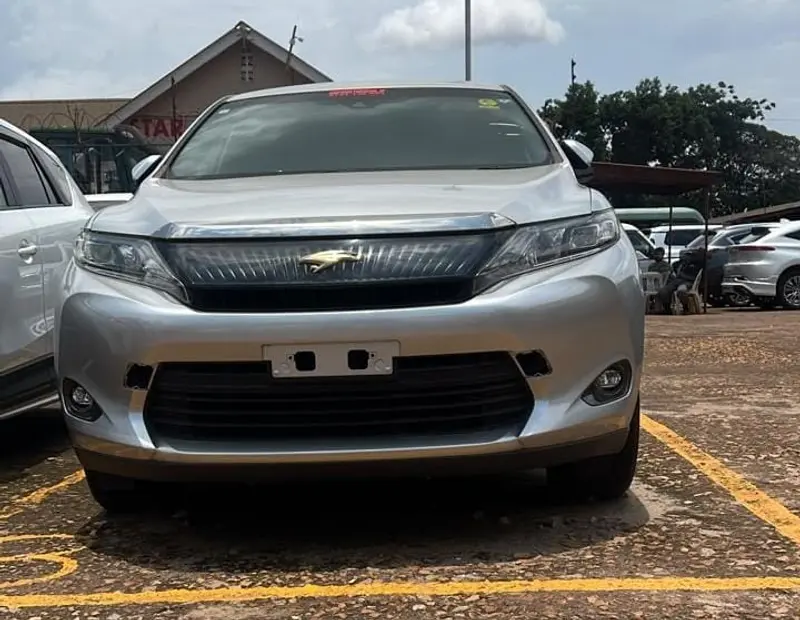 2017 Toyota – photo 1 of 9