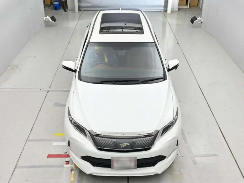 2018 Toyota – photo 1 of 10