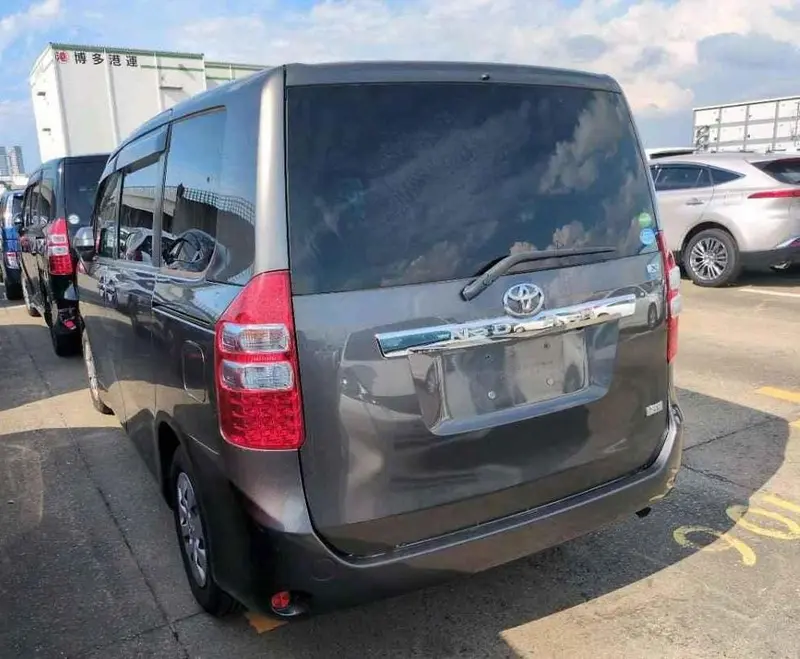 2013 Toyota – photo 3