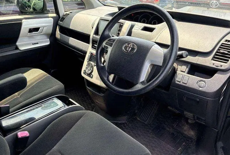 2013 Toyota – photo 5