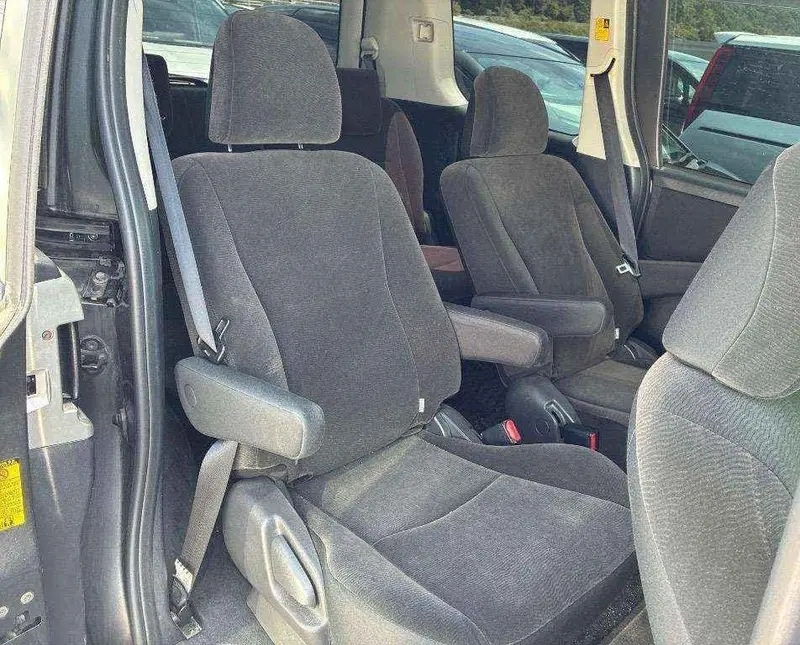 2013 Toyota – photo 8