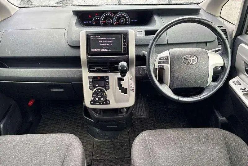 2013 Toyota – photo 9