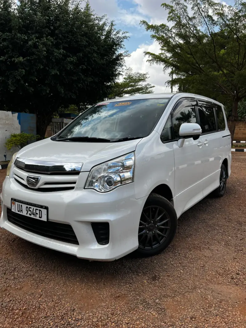 2011 Toyota Noah