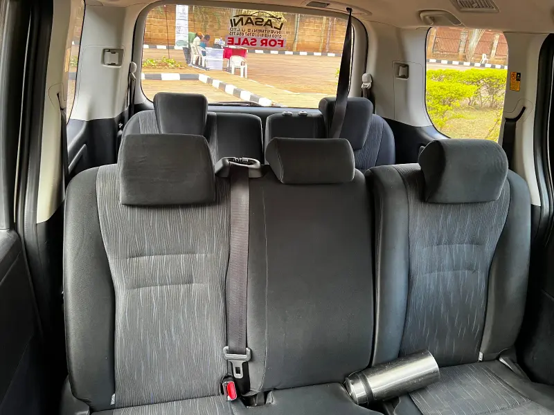 2011 Toyota Noah – photo 7