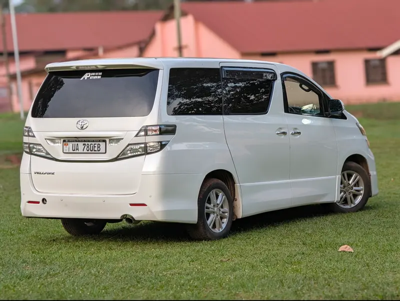 2011 Toyota Vellfire – photo 2