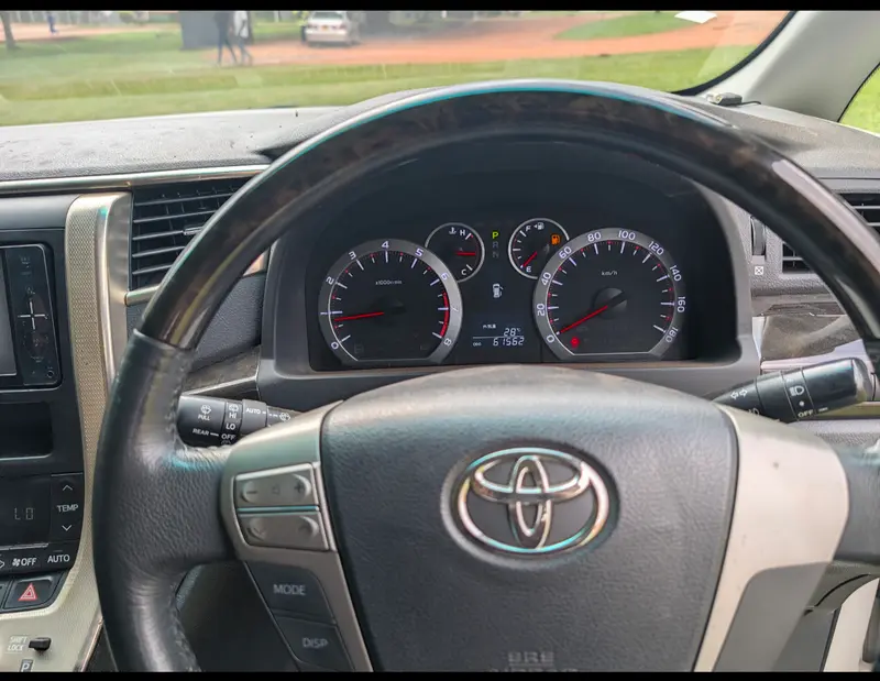 2011 Toyota Vellfire – photo 8