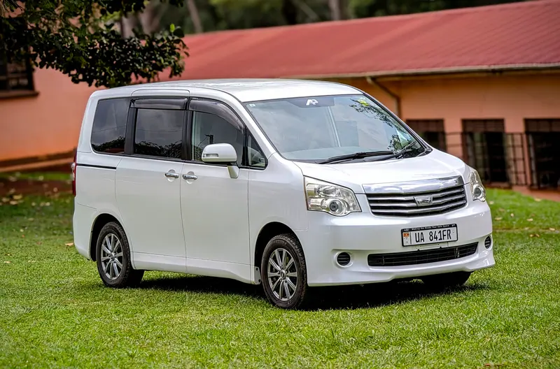 2011 Toyota Noah