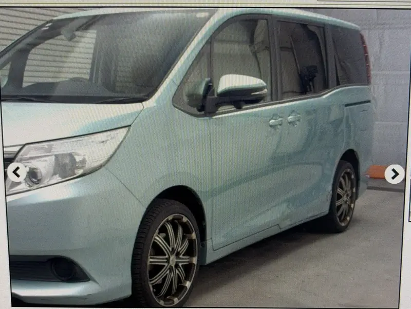 2014 Toyota Noah – photo 2