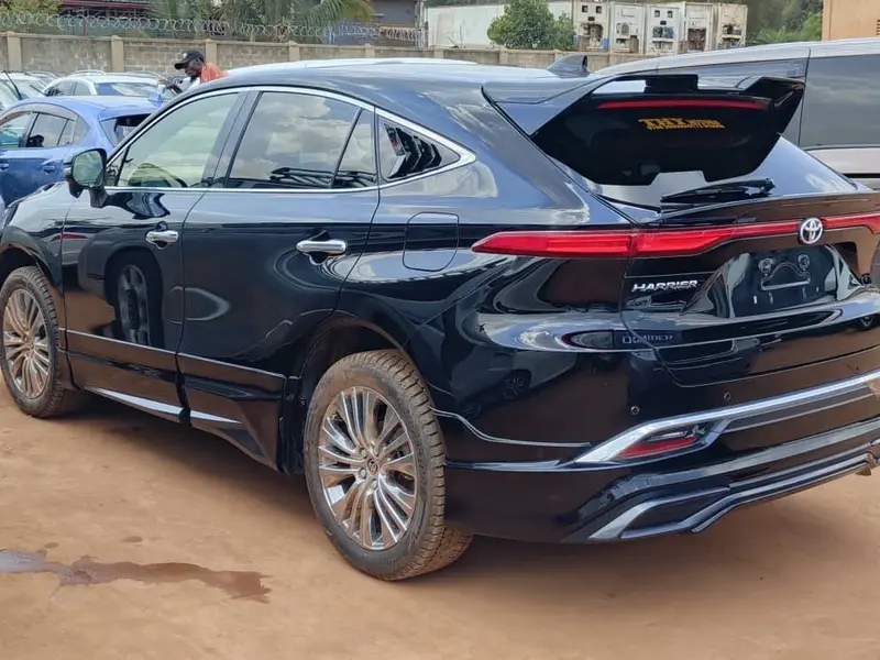 2020 Toyota Harrier – photo 3