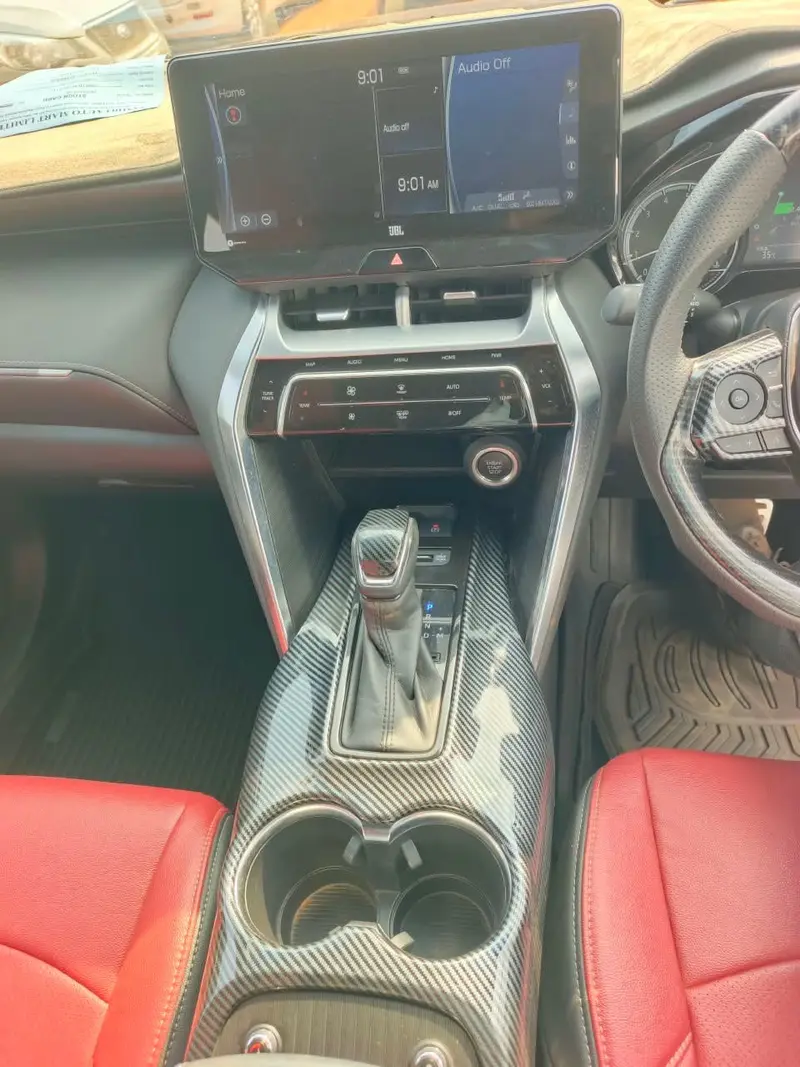 2020 Toyota Harrier – photo 6