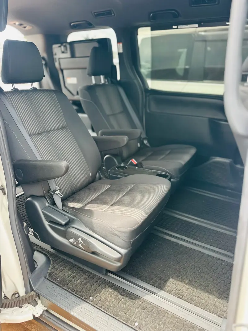 2017 Toyota Noah – photo 6